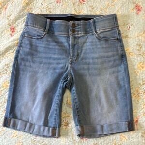 Apt. 9 Faded Denim Women’s Bermuda Short w/ Tummy Control